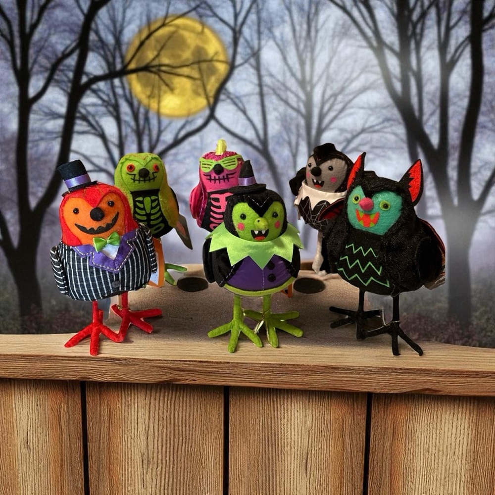 Set of 7 Hyde and EEK! Featherly Friends Halloween Birds NWT